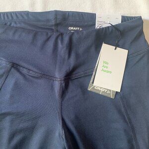NEW!  Craft ADV Capri Tights W in navy blue -- Size M